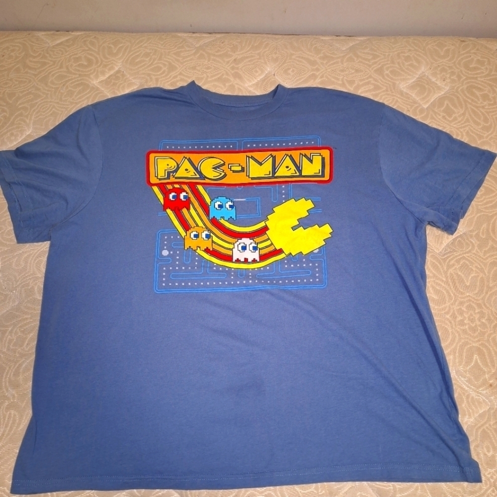 A Pac-Man shirt in a size 3XL.  It's pre-loved and in good condition.